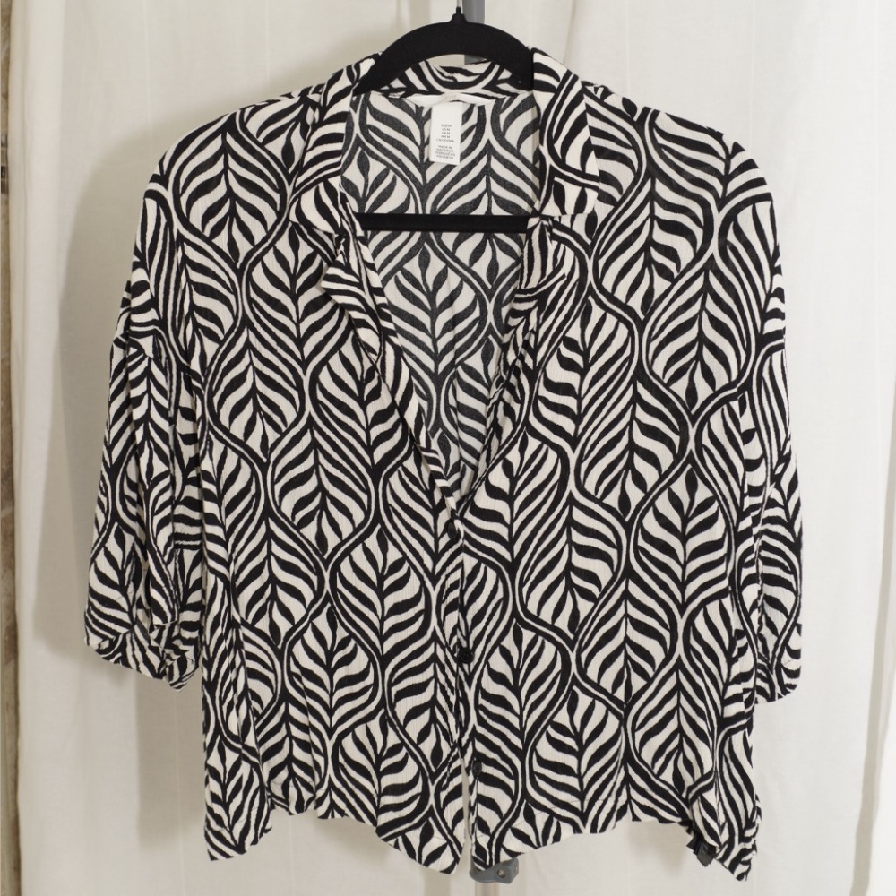 H&M Black and White Leaf-Print Button-Down Shirt